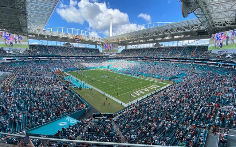 英超,瓜迪奥拉,新篇章开启,彩神争霸,综合娱乐平台,在线娱乐服务,体育游戏互动,稳定娱乐平台